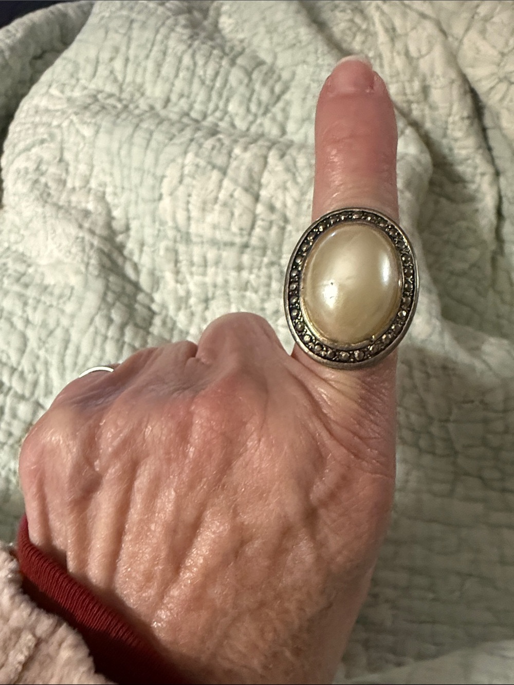 Vintage-Inspired Cream Cabochon Oval Ring - Women Jewelry